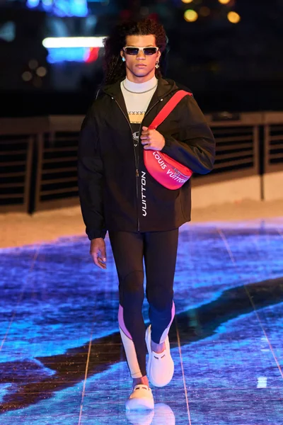 Look 50